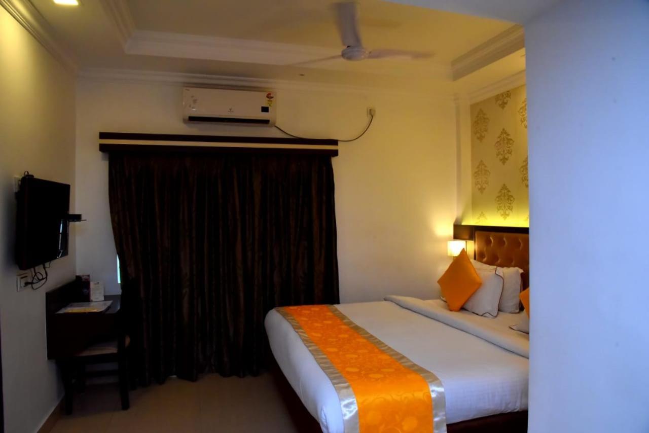 The Grand Krishna Luxury Hotel Chikmagalur Bagian luar foto